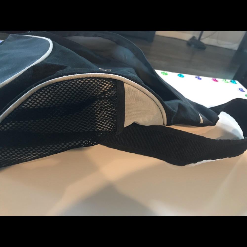 Small gym bag - Picture 3 of 5